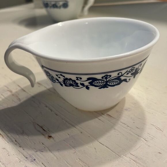 Vintage 1972 Corelle Old Town Blue/Blue Onion by Corning 2 hook yea cups - Picture 11 of 15